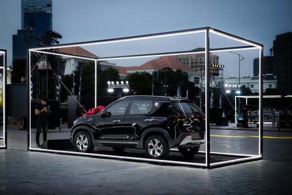 How Can UK Women's Fashion Influence Mental Well-being?